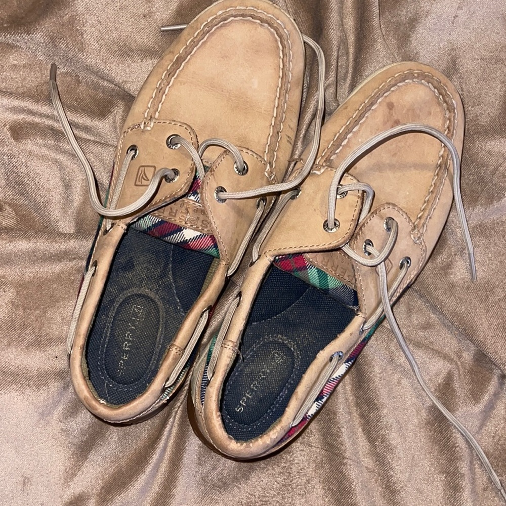 Sperry boat shoes.